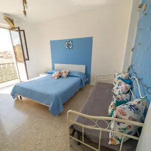 vicolo-a-mare.sicilyhotelsitaly.net/